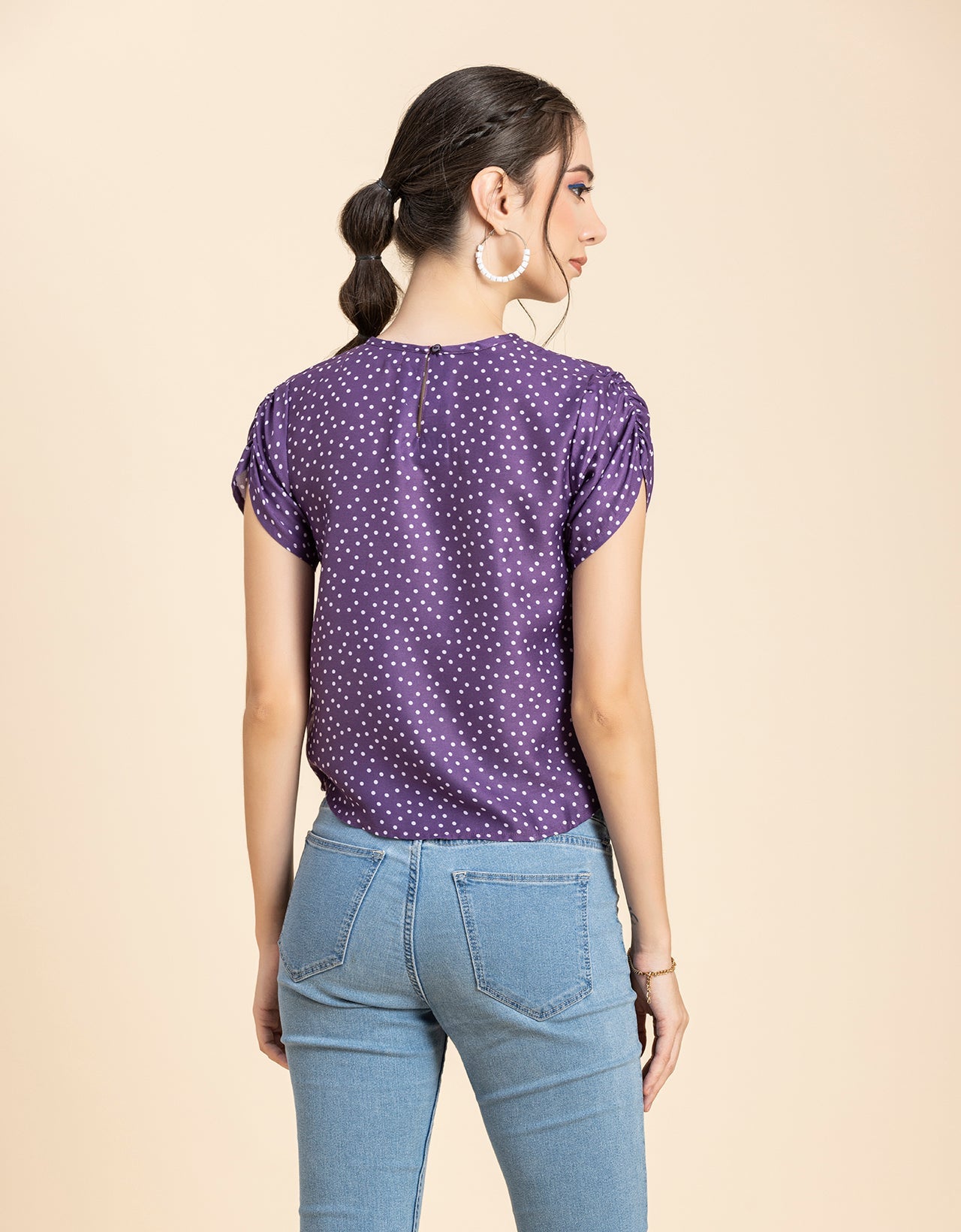 Round Neck Petal Sleeves