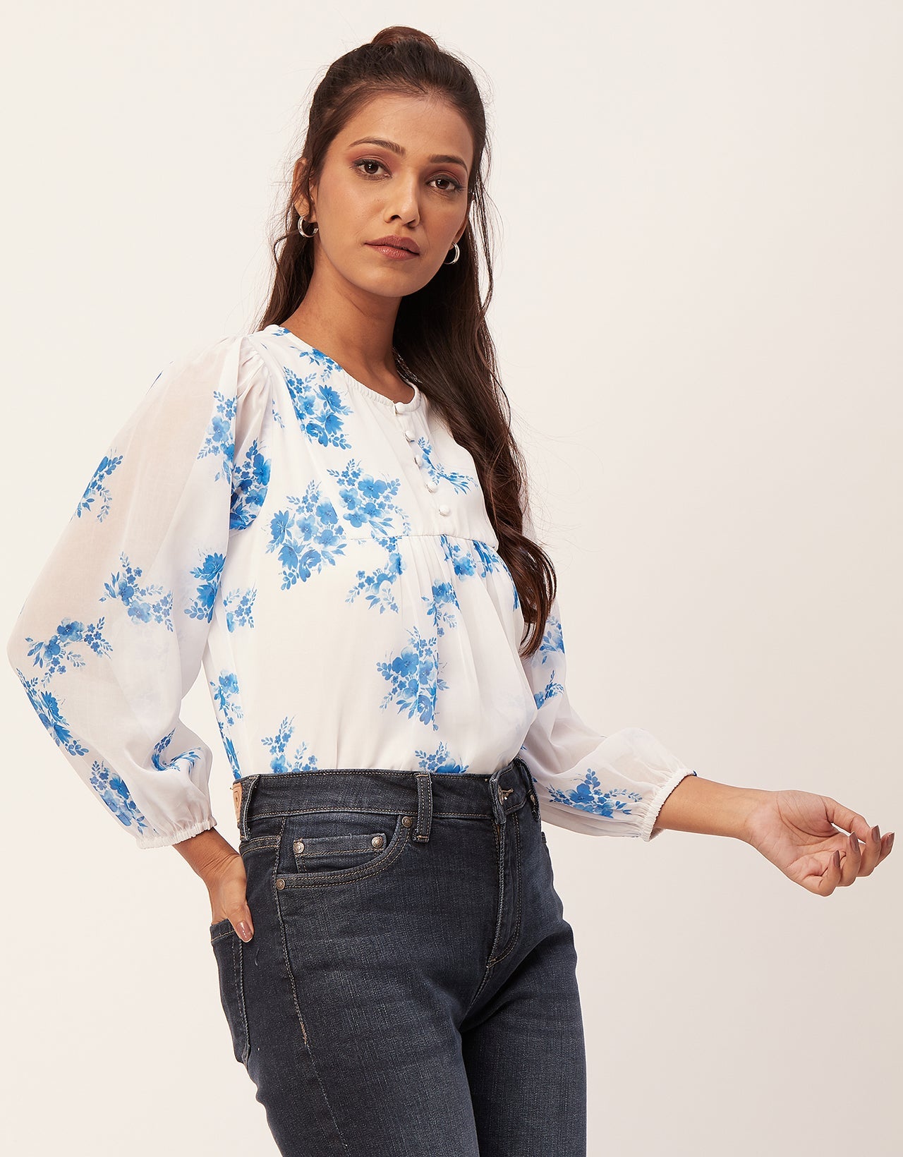 Round Neck Long Puff Sleeve