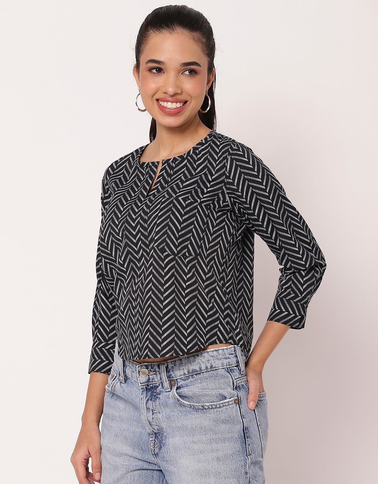 Printed Short V Neck Full Sleeve Top For Women